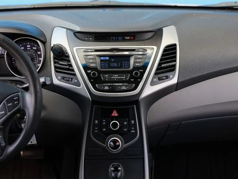 Used 2016 Hyundai Elantra SE FWD image 35