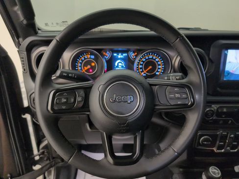 Used 2023 Jeep Gladiator Sport AWD/4WD image 25