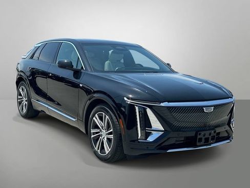 Certified 2024 Cadillac Lyriq Luxury w/ LPO, Floor Liner Package AWD/4WD image 25