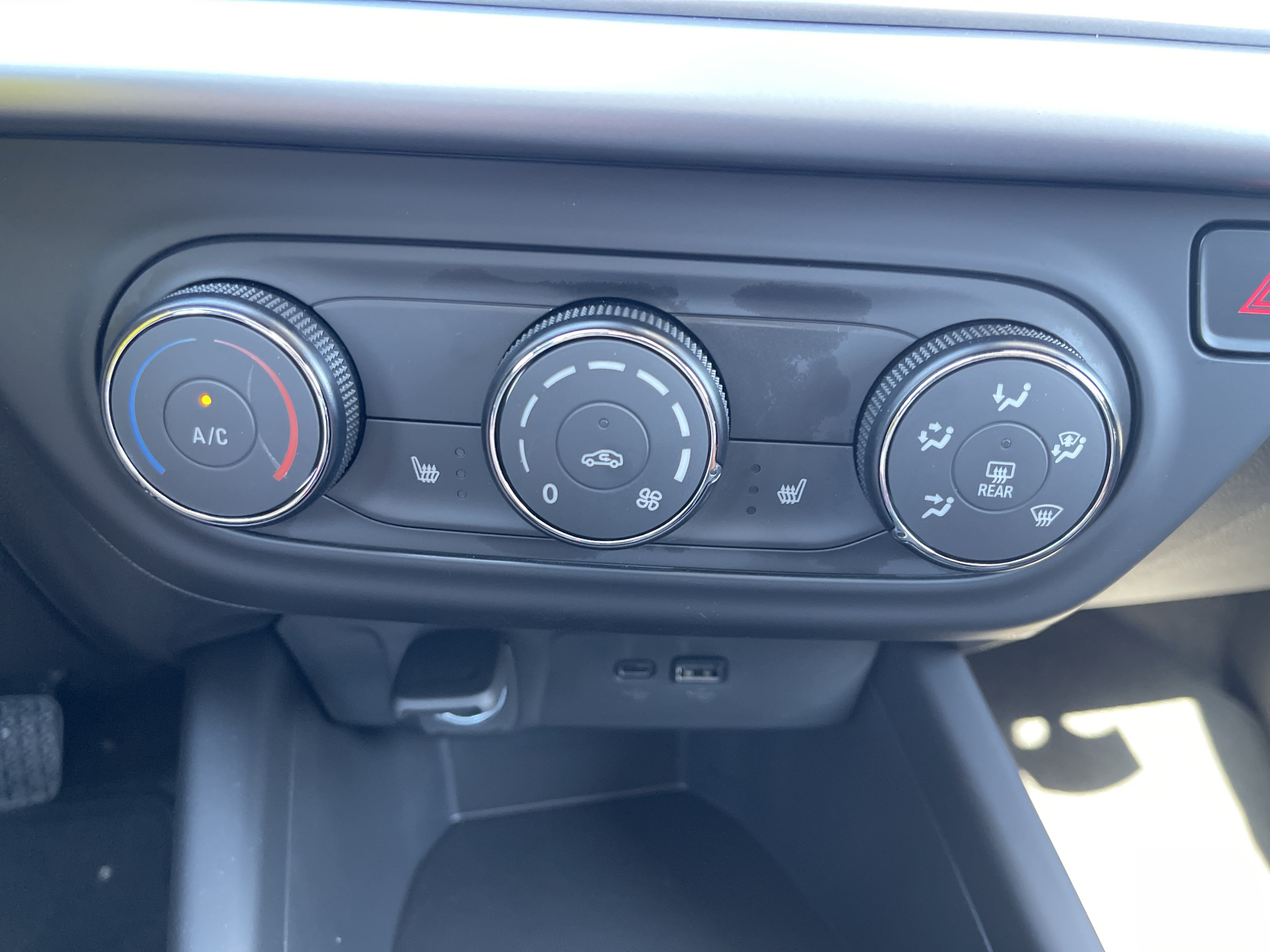New 2026 Chevrolet Trax LS w/ LS Convenience Package FWD image 26