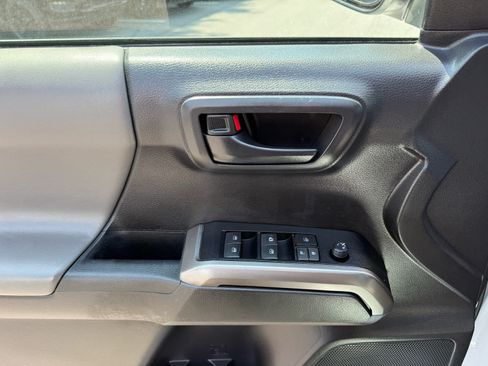 Used 2022 Toyota Tacoma SR5 w/ Technology Package RWD image 14