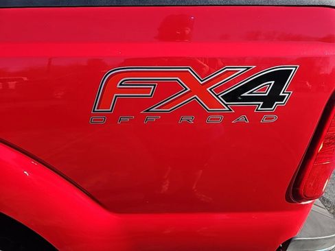 Used 2013 Ford F250 XLT w/ Chrome Pkg image 24