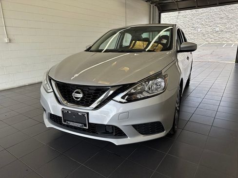 Used 2019 Nissan Sentra SV w/ Special Edition Package FWD image 3