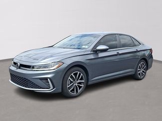 Used 2025 Volkswagen Jetta SE FWD video 1
