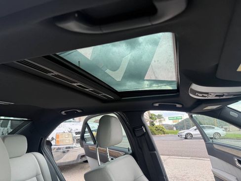 Used 2011 Mercedes-Benz E 350 Sedan image 14