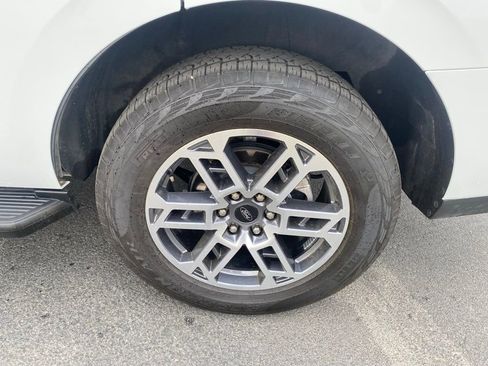 Used 2025 Ford Expedition Active image 33