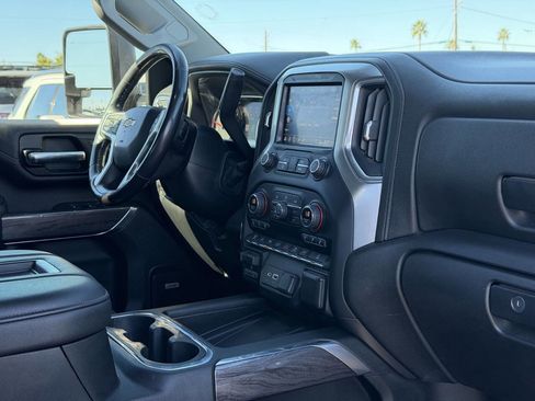 Used 2020 Chevrolet Silverado 2500 LTZ w/ LTZ Plus Package image 27