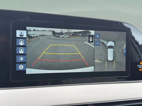 Used 2020 Hyundai Palisade Limited image 11