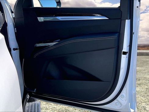 Certified 2025 Cadillac Escalade Sport Platinum AWD/4WD image 29
