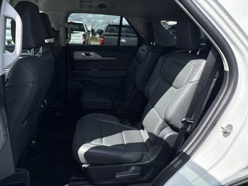 Used 2025 Ford Explorer Active w/ Active Comfort Package AWD/4WD image 20