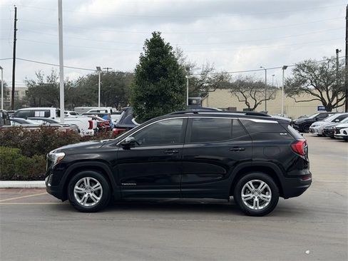 Used 2021 GMC Terrain SLE w/ Driver Convenience Package image 4