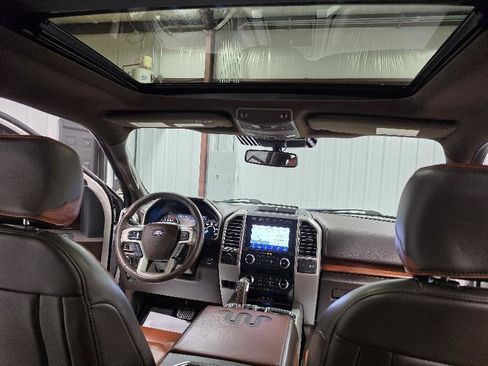 Used 2019 Ford F150 King Ranch w/ Equipment Group 601A Luxury AWD/4WD image 15