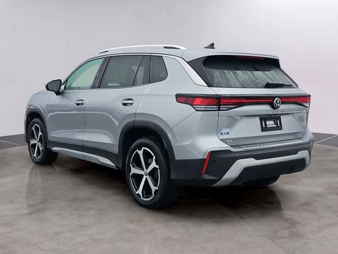 Used 2025 Volkswagen Tiguan SE image 6