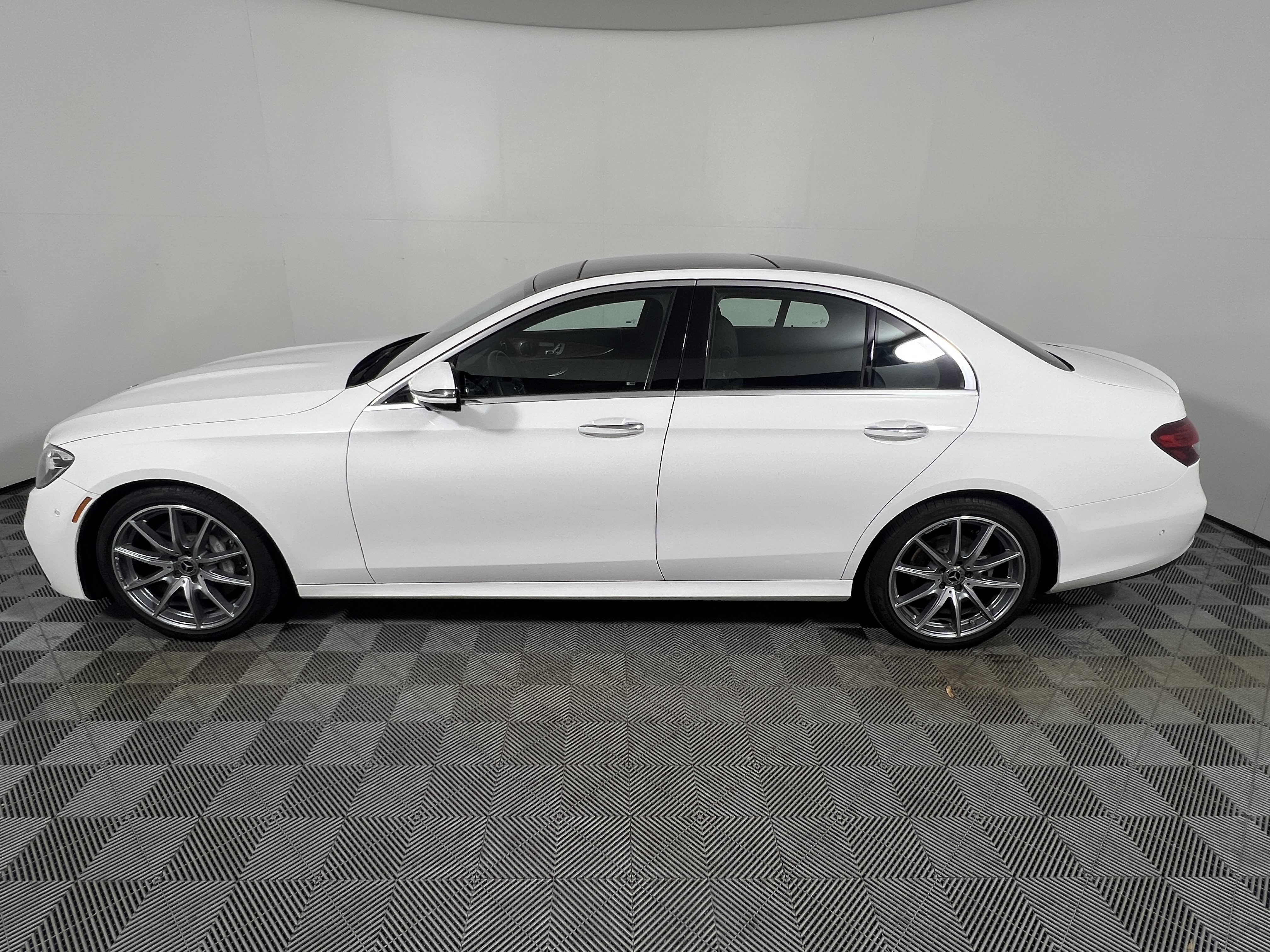 Certified 2022 Mercedes-Benz E 350 Sedan image 2
