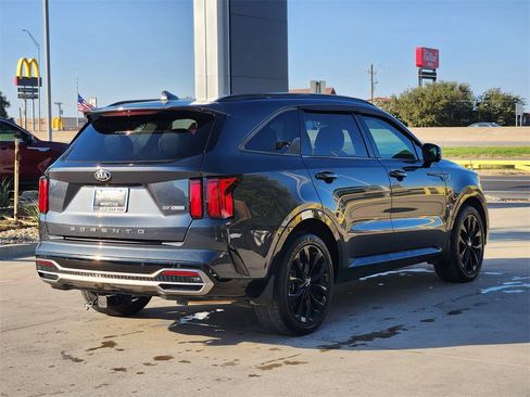 Used 2021 Kia Sorento SX image 4
