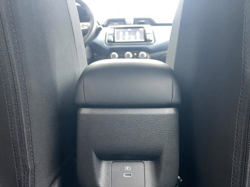 Certified 2025 Nissan Versa SV w/ Trunk Package image 19