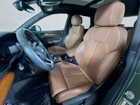 Certified 2023 Audi Q5 e Premium Plus w/ Premium Plus Package AWD/4WD image 5