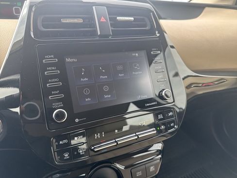 Used 2022 Toyota Prius XLE image 21
