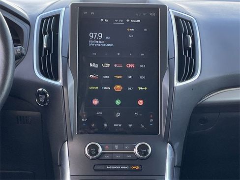 Used 2024 Ford Edge Titanium image 17