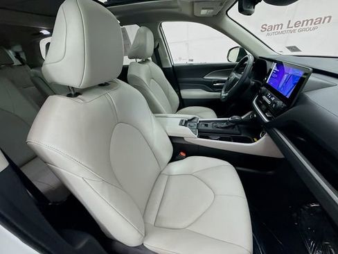 Used 2024 Toyota Grand Highlander XLE image 30