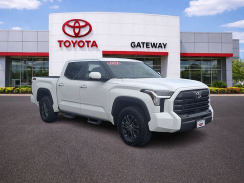 Used 2024 Toyota Tundra SR5 w/ SR5 Convenience Package AWD/4WD image 3