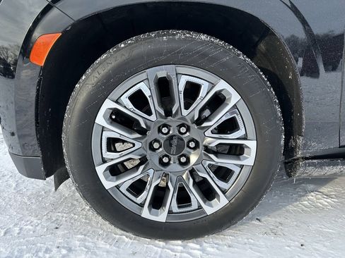 Used 2023 GMC Yukon XL Denali Ultimate image 18