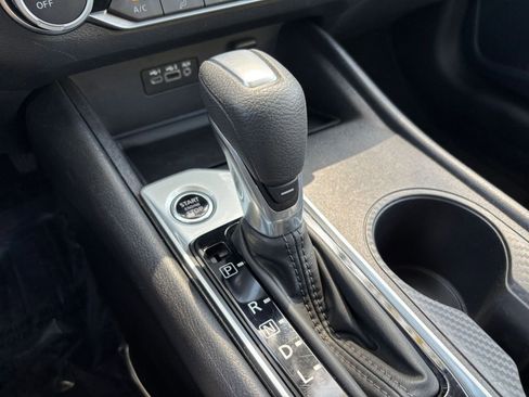 Used 2025 Nissan Altima 2.5 SV image 42