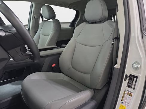 Certified 2023 Toyota Sienna XLE FWD image 12