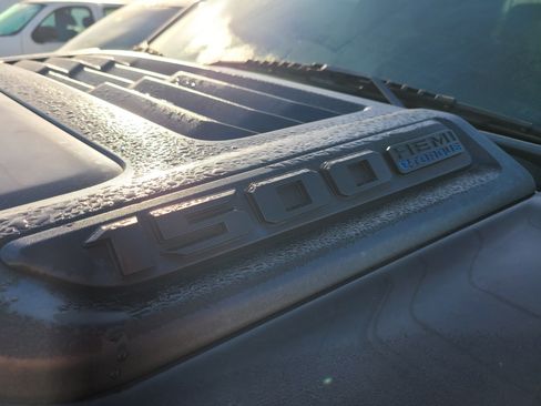 Used 2023 RAM 1500 Laramie AWD/4WD image 9