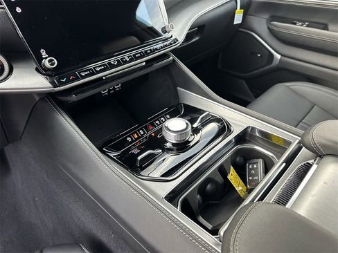 New 2025 Jeep Wagoneer Series II w/ Convenience Group I image 30