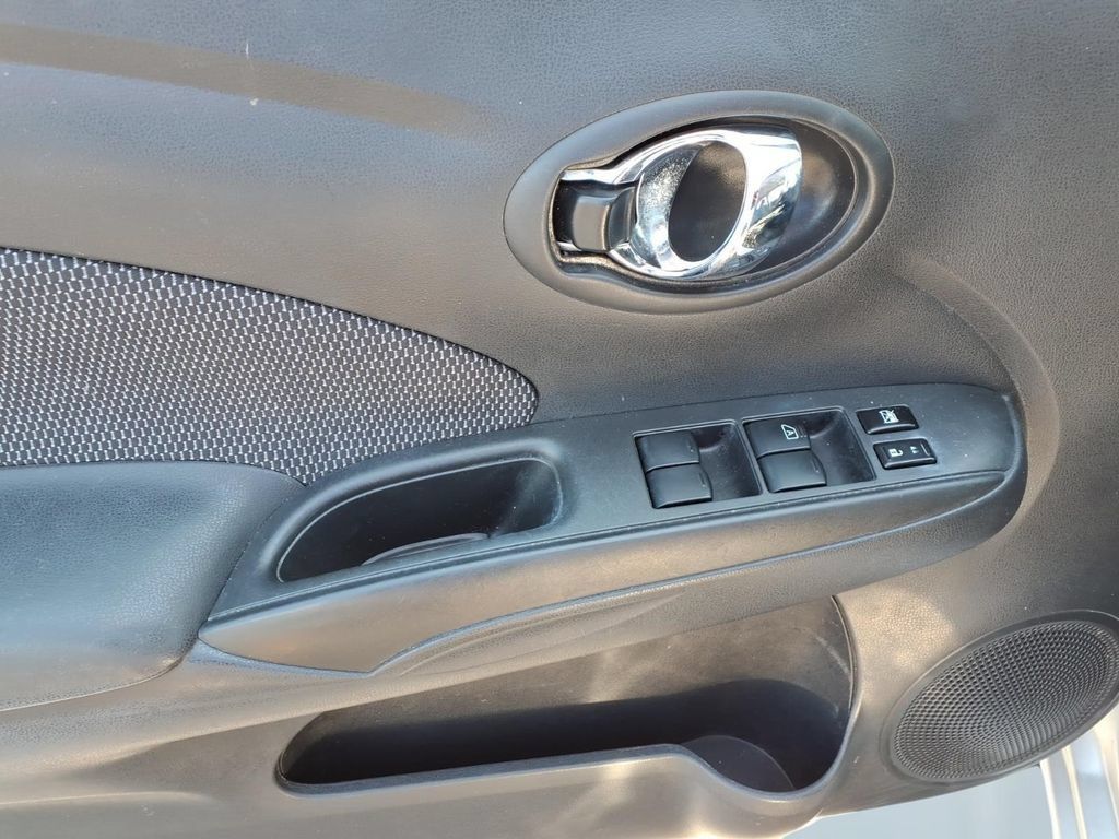 Used 2015 Nissan Versa SV FWD image 12
