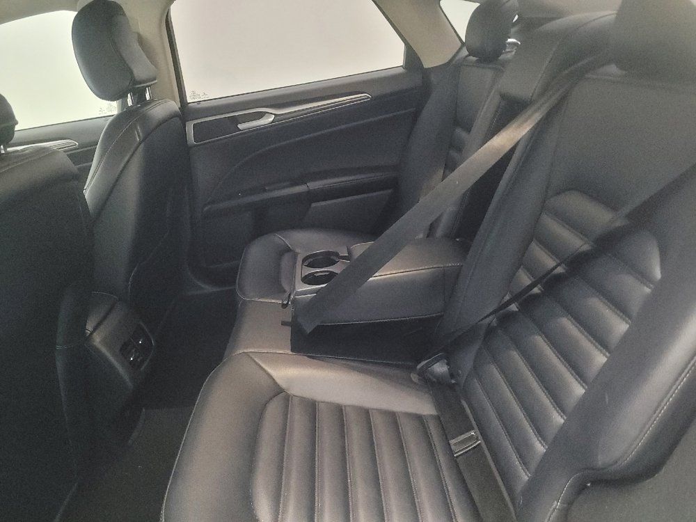 Used 2020 Ford Fusion SEL FWD image 18