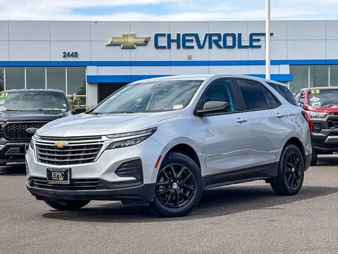 Used 2022 Chevrolet Equinox LS w/ LS Convenience Package FWD image 1