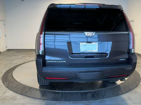 Used 2018 Cadillac Escalade Premium Luxury image 7