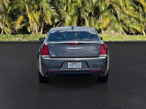Used 2018 Chrysler 300 S AWD/4WD image 6