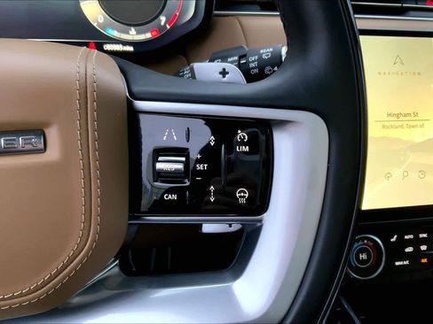 Used 2023 Land Rover Range Rover SE image 23