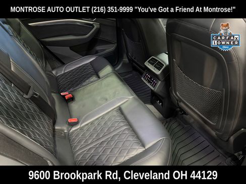 Used 2022 Audi e-tron S Premium Plus image 49