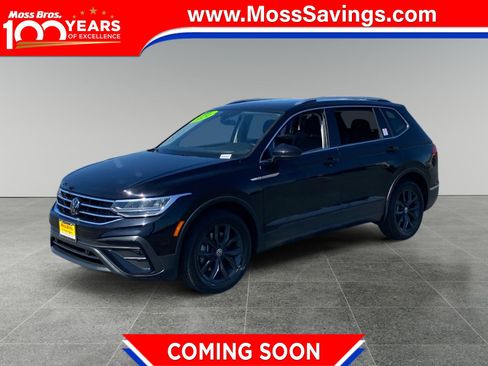 Used 2024 Volkswagen Tiguan SE FWD image 1