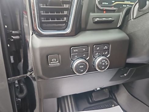 Used 2024 GMC Sierra 2500 Denali Ultimate w/ Max Trailering Package image 11