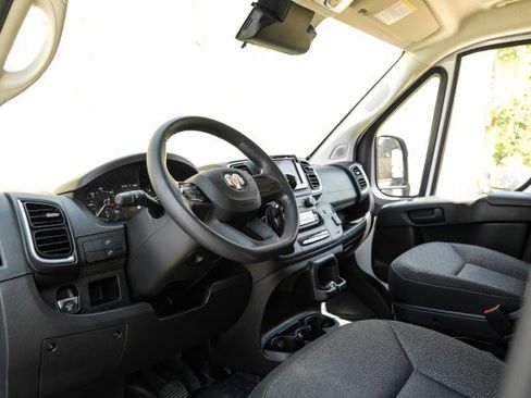 Used 2023 RAM ProMaster 2500 FWD image 2