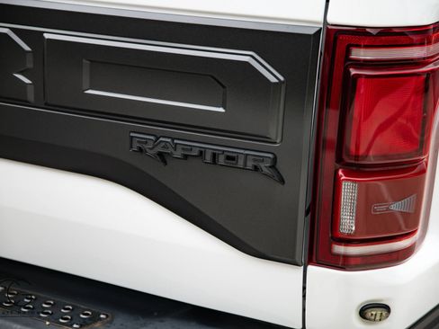 Used 2019 Ford F150 Raptor w/ Equipment Group 802A Luxury AWD/4WD image 17