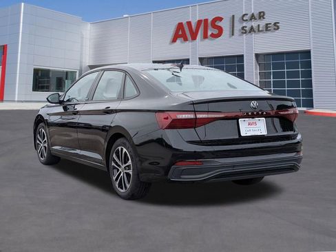 Used 2025 Volkswagen Jetta Sport FWD image 9