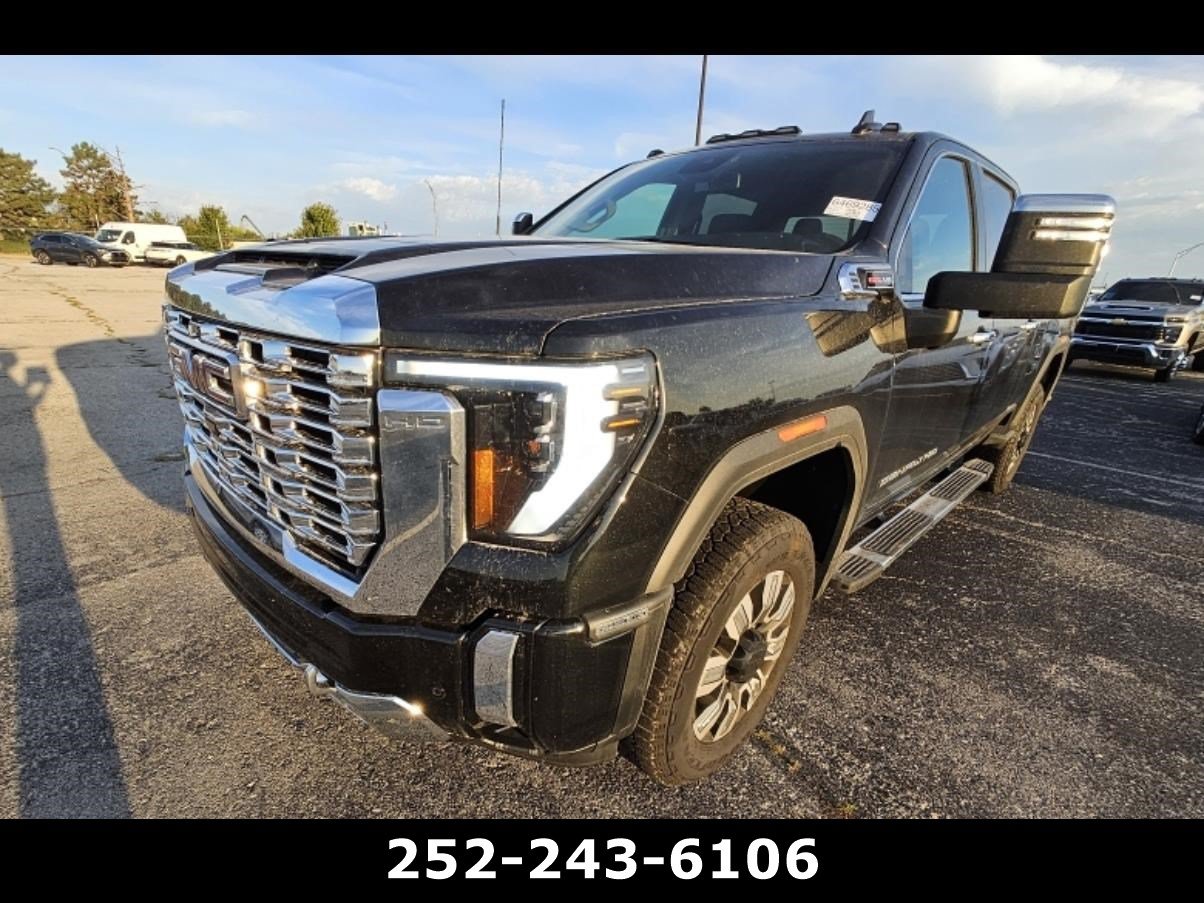 Used 2026 GMC Sierra 2500 Denali AWD/4WD image 3