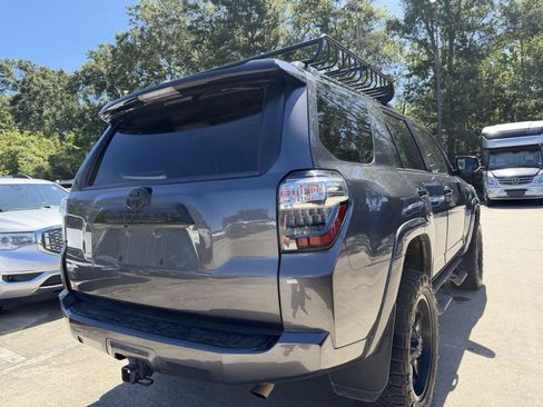 Used 2021 Toyota 4Runner Venture w/ Moonroof Package AWD/4WD image 21