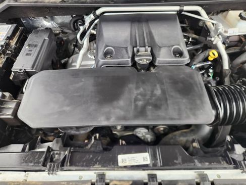Used 2025 Chevrolet Colorado ZR2 AWD/4WD image 32
