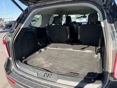 Used 2024 Ford Explorer XLT w/ Equipment Group 202A AWD/4WD image 43