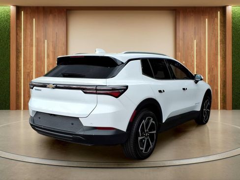 New 2026 Chevrolet Equinox EV LT FWD image 31