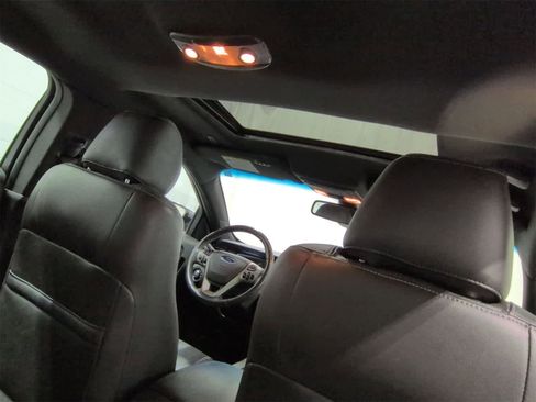 Used 2016 Ford Taurus Limited w/ Equipment Group 301A image 23