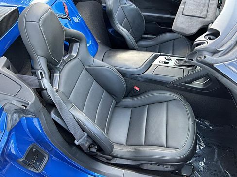 Used 2015 Chevrolet Corvette Z06 w/ 3LZ Preferred Equipment Group image 5