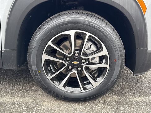 Used 2025 Chevrolet TrailBlazer LT image 8
